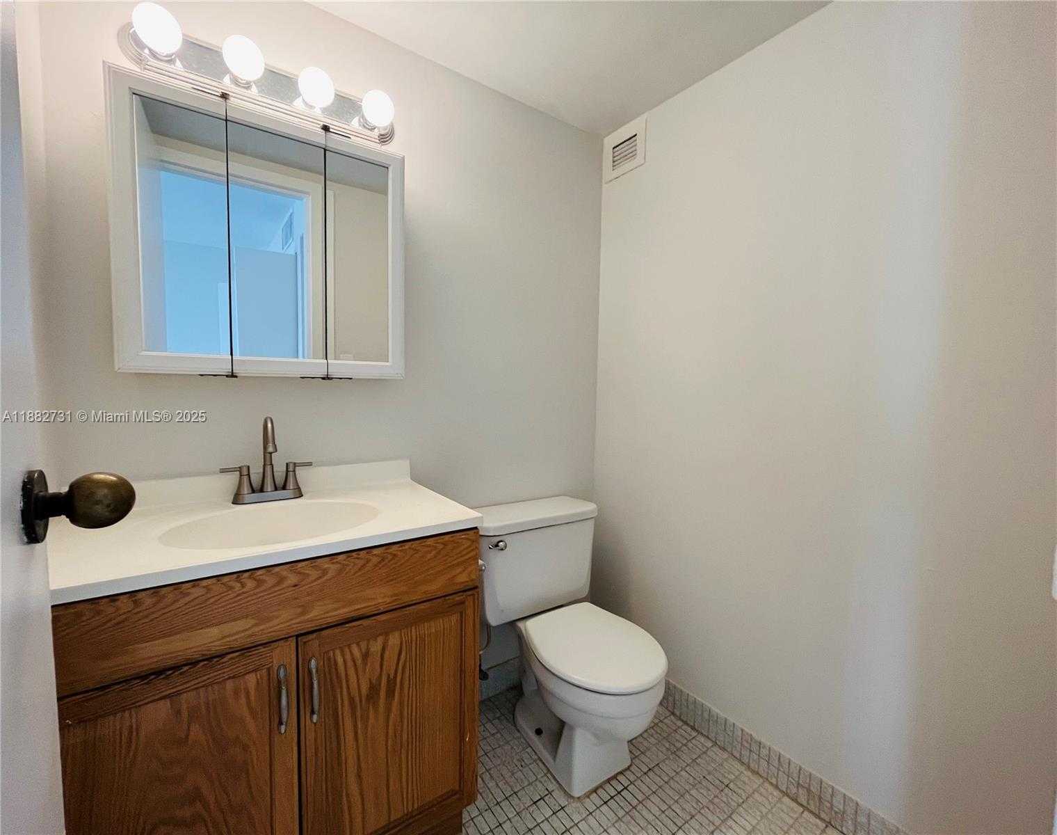 Small Image of 16909 NORTH BAY RD #607, Sunny Isles Beach Number 19