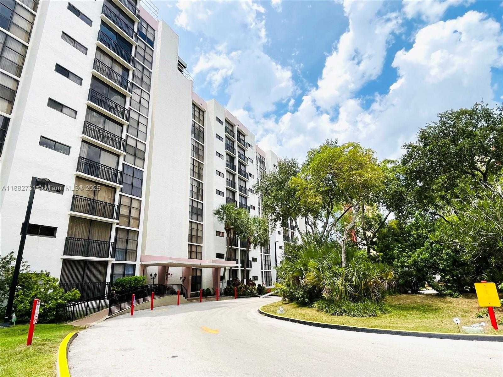 Small Image of 16909 NORTH BAY RD #607, Sunny Isles Beach Number 25