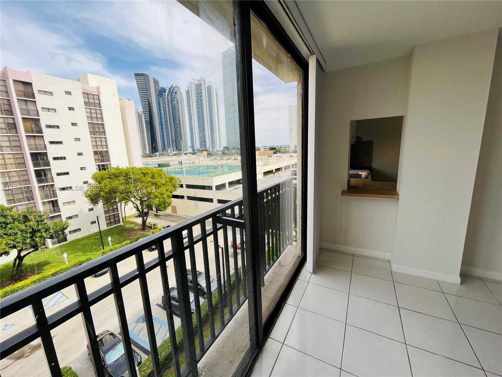 Small Image of 16909 NORTH BAY RD #607, Sunny Isles Beach Number 3