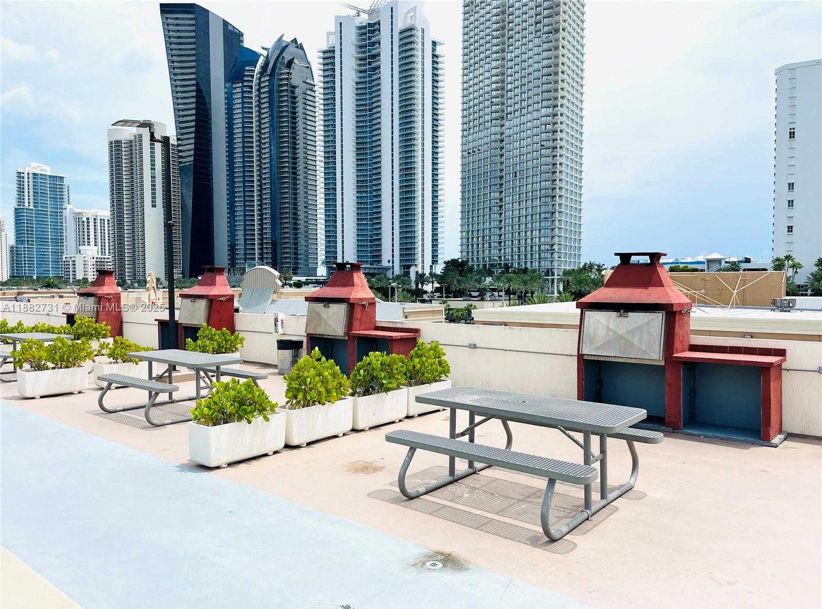 Small Image of 16909 NORTH BAY RD #607, Sunny Isles Beach Number 5