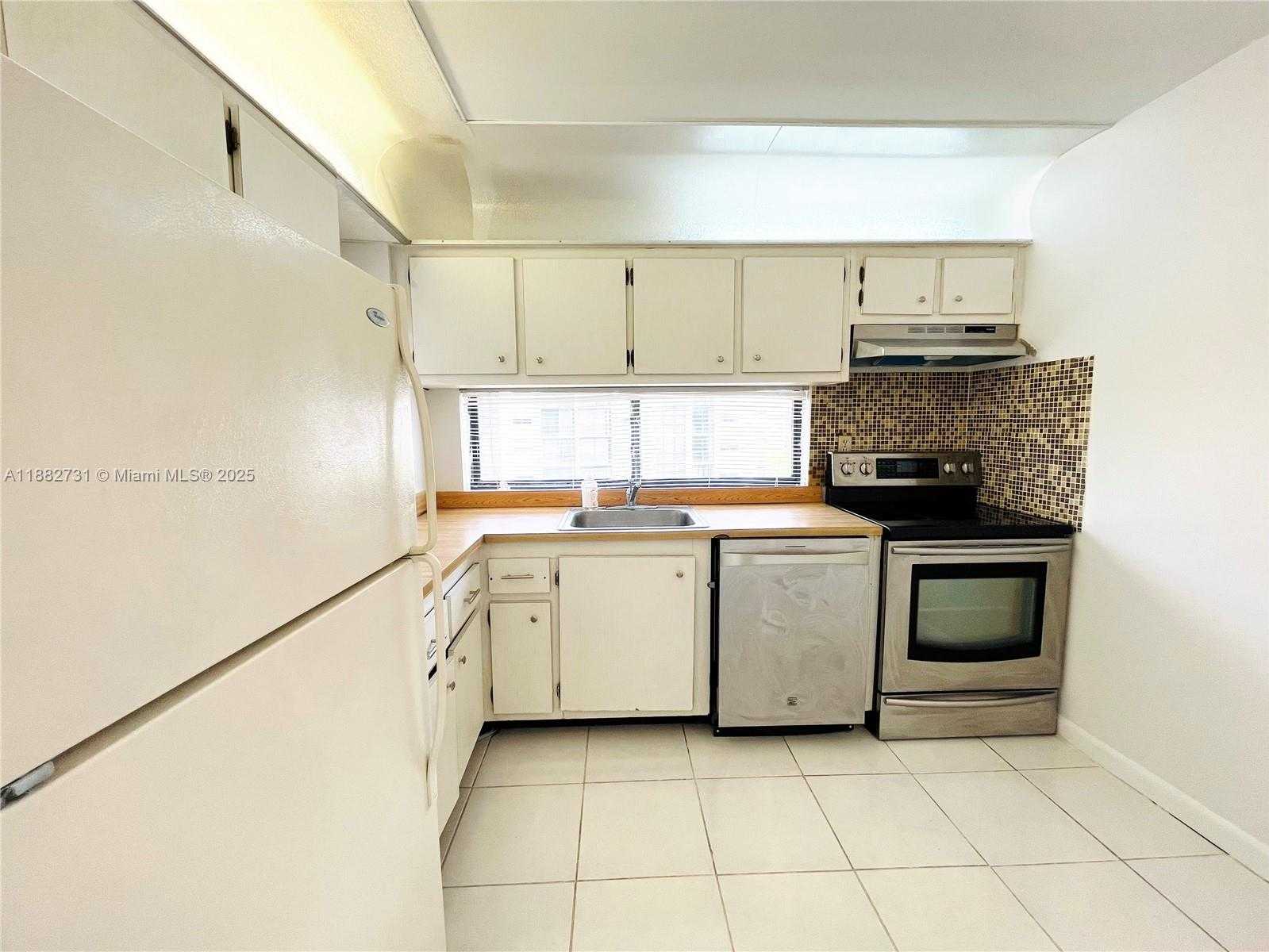 Small Image of 16909 NORTH BAY RD #607, Sunny Isles Beach Number 8