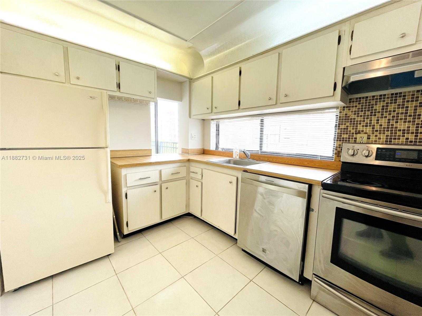 Small Image of 16909 NORTH BAY RD #607, Sunny Isles Beach Number 9