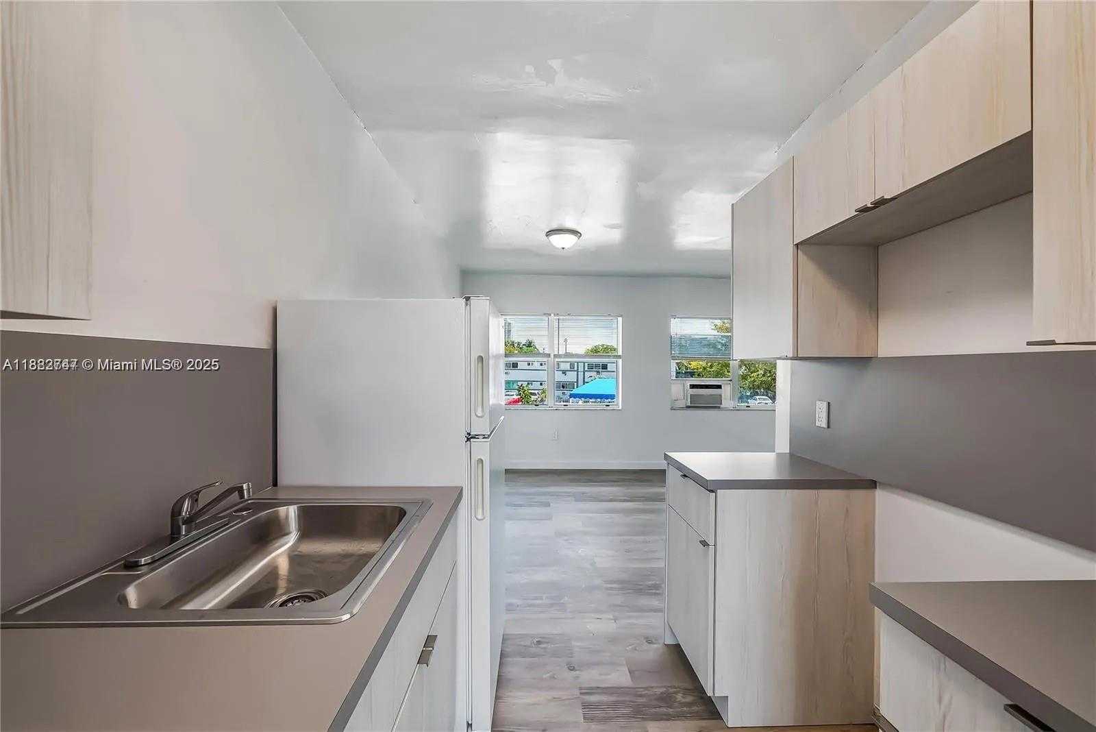 Small Image of Miami Beach Number 7