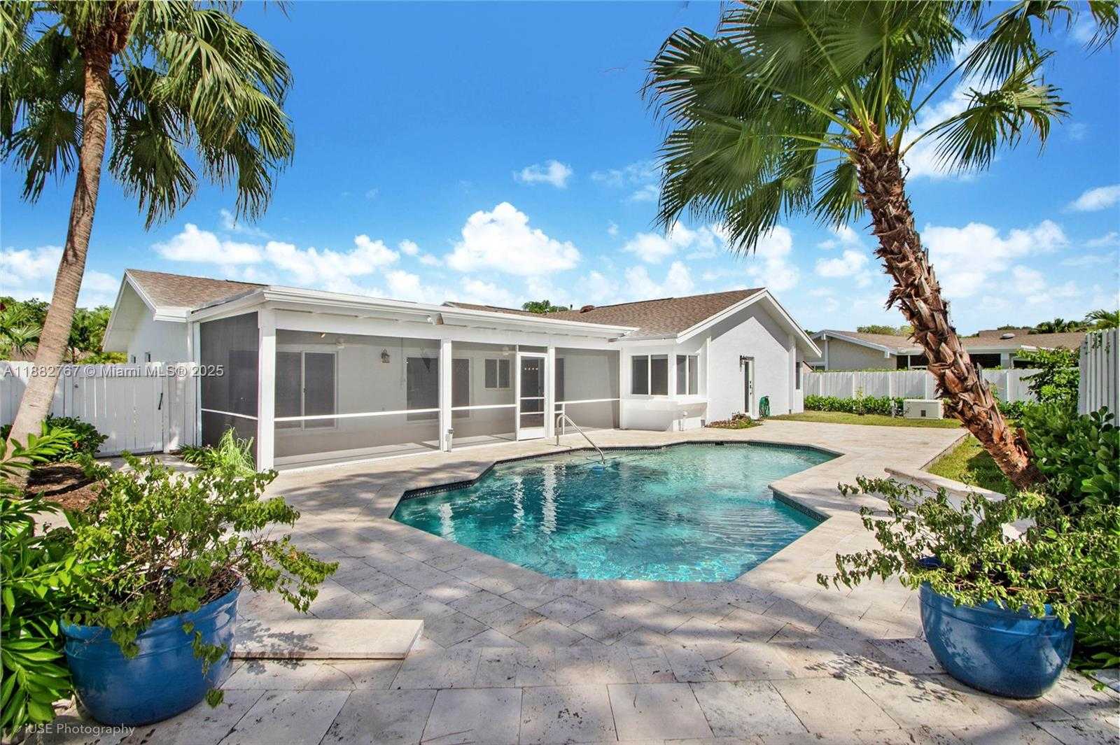 Small Image of 11011 SOUTH WEST 110TH RD, Miami Number 3