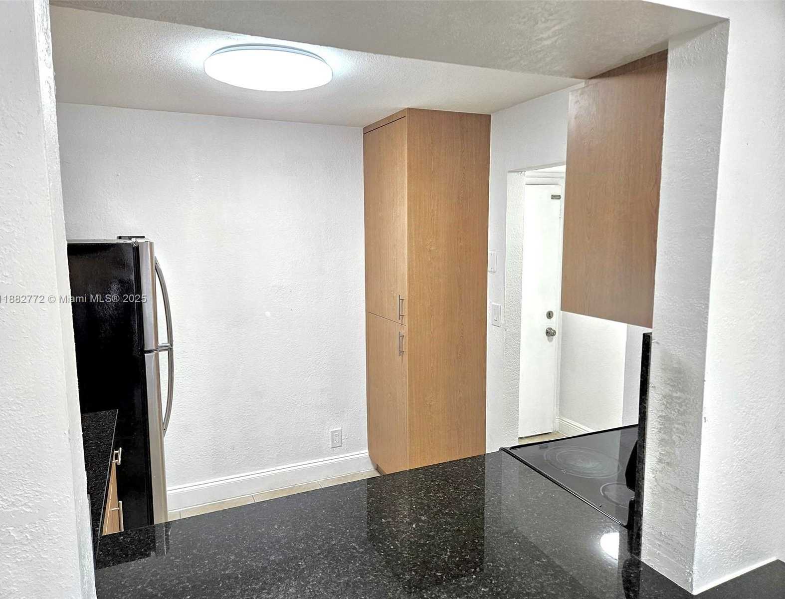 Small Image of 5201 GENEVA WAY #201, Doral Number 6