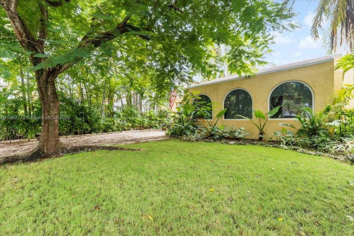 Small Image of 34 SOUTH WEST 18TH RD, Miami Number 2
