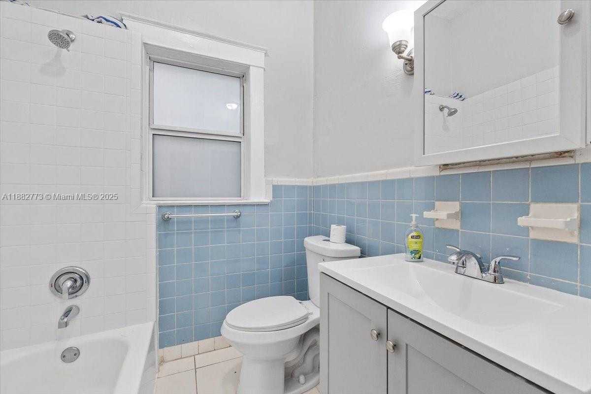 Small Image of 34 SOUTH WEST 18TH RD, Miami Number 20