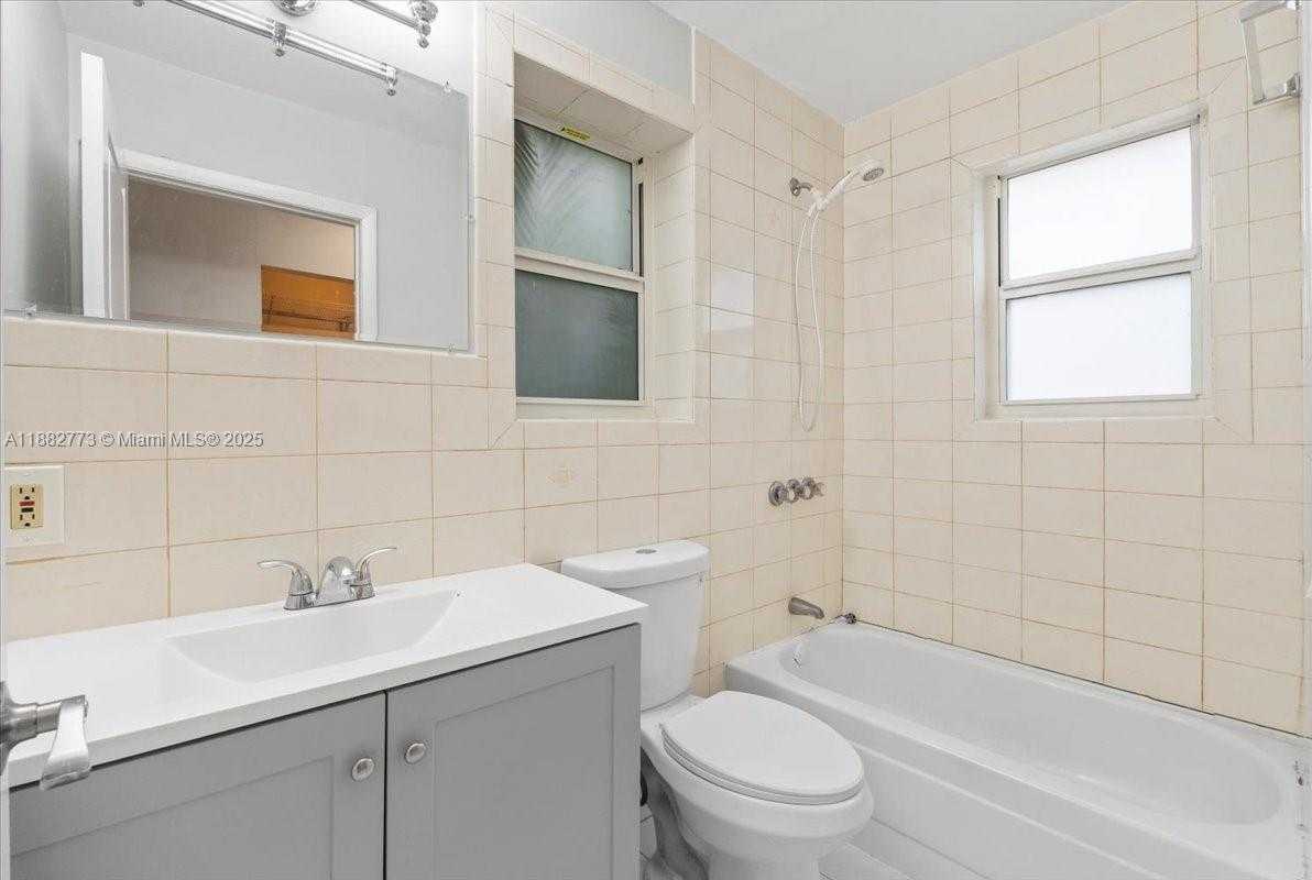 Small Image of 34 SOUTH WEST 18TH RD, Miami Number 25