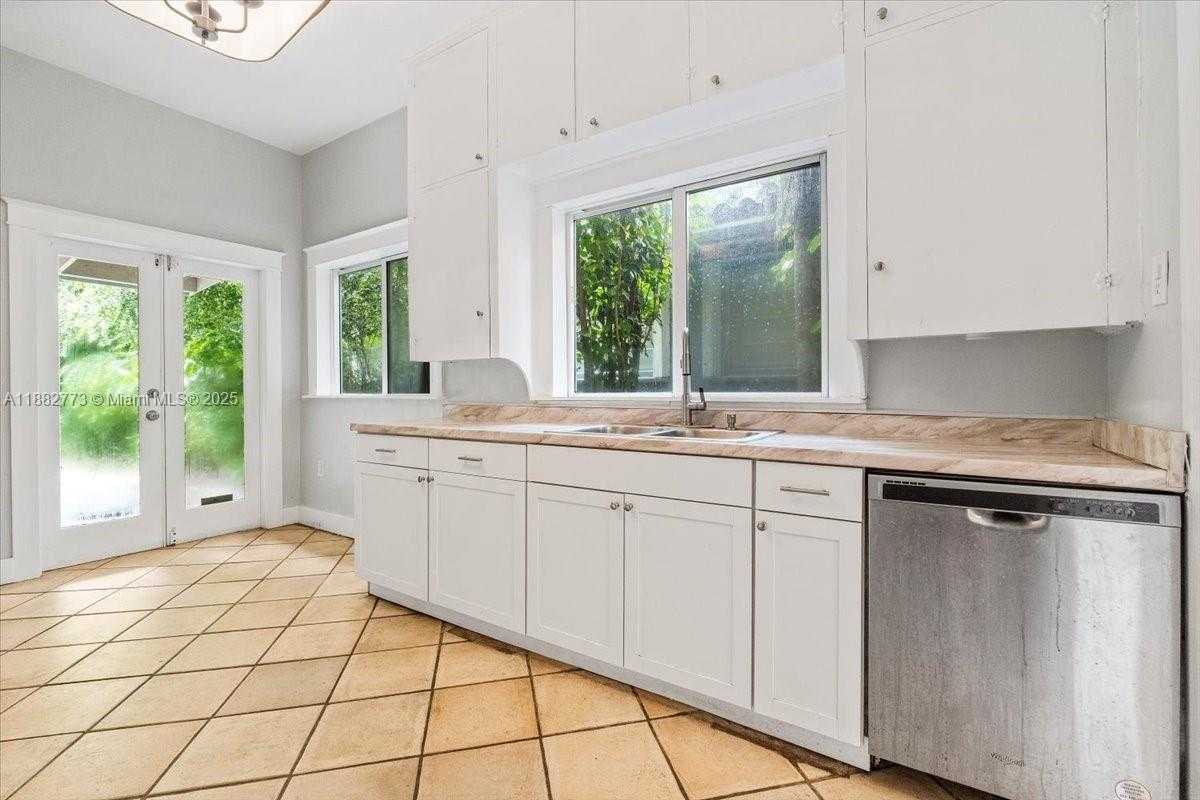 Small Image of 34 SOUTH WEST 18TH RD, Miami Number 27