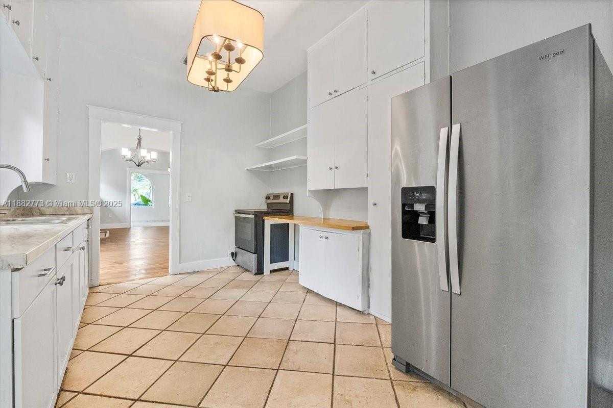 Small Image of 34 SOUTH WEST 18TH RD, Miami Number 28