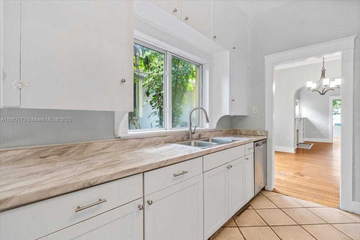 Small Image of 34 SOUTH WEST 18TH RD, Miami Number 29