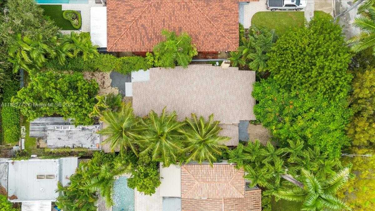 Small Image of 34 SOUTH WEST 18TH RD, Miami Number 34