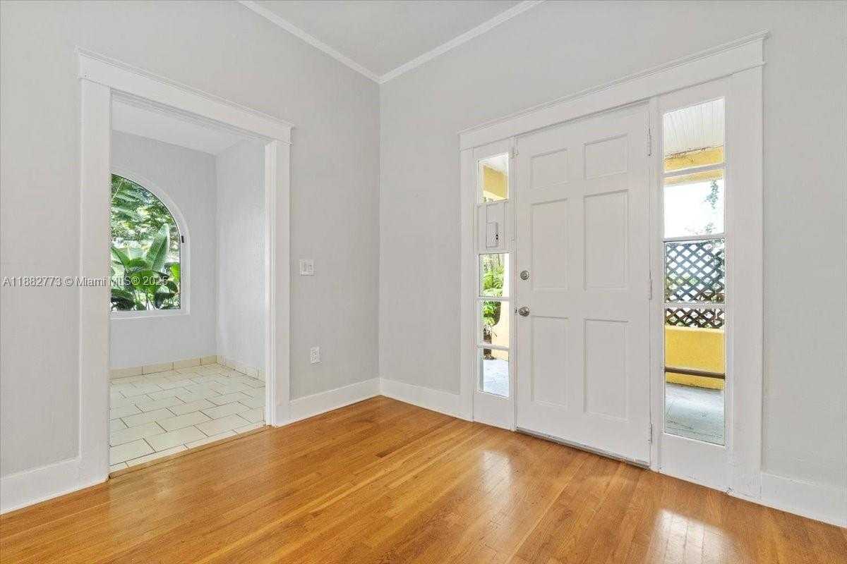 Small Image of 34 SOUTH WEST 18TH RD, Miami Number 4
