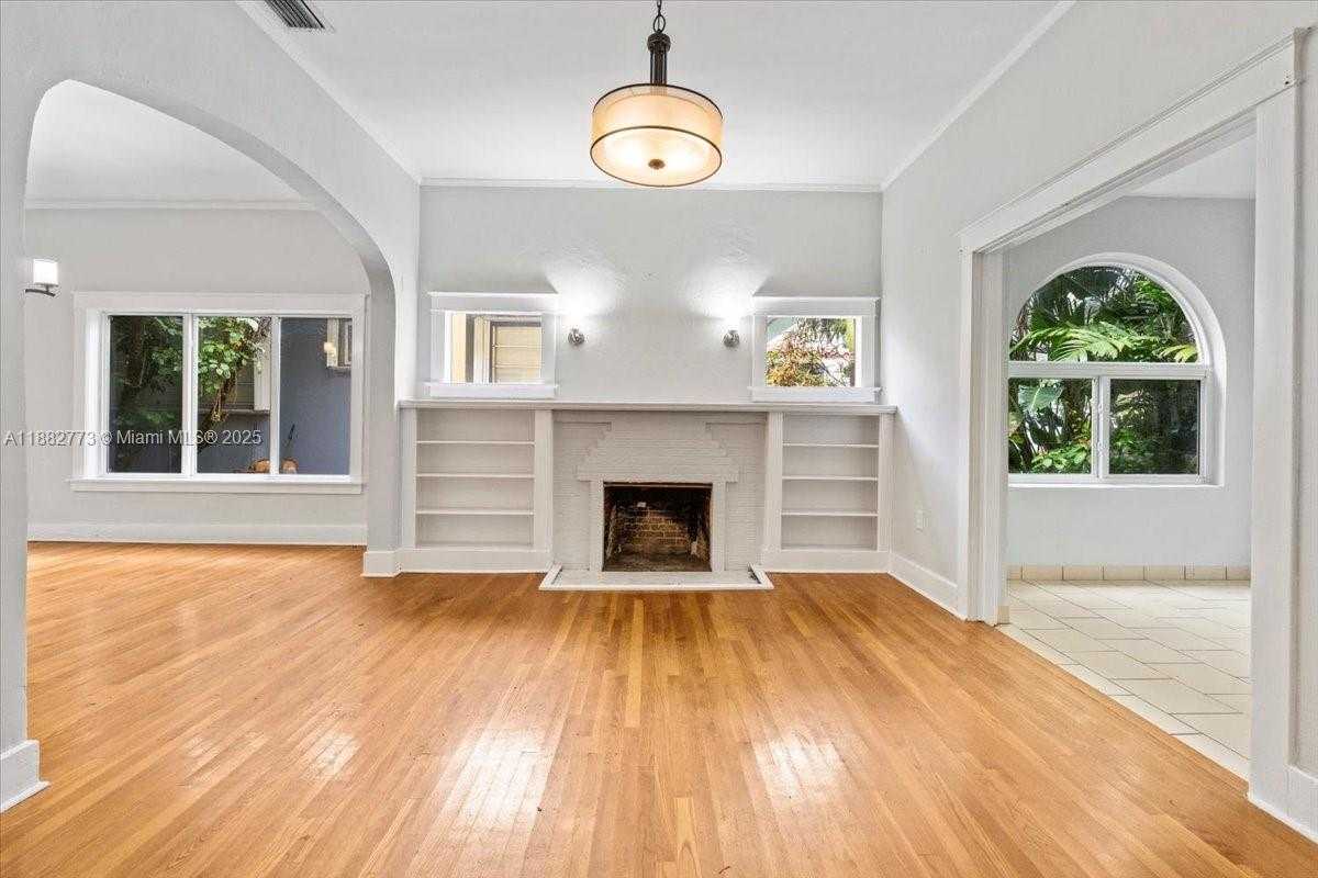 Small Image of 34 SOUTH WEST 18TH RD, Miami Number 6