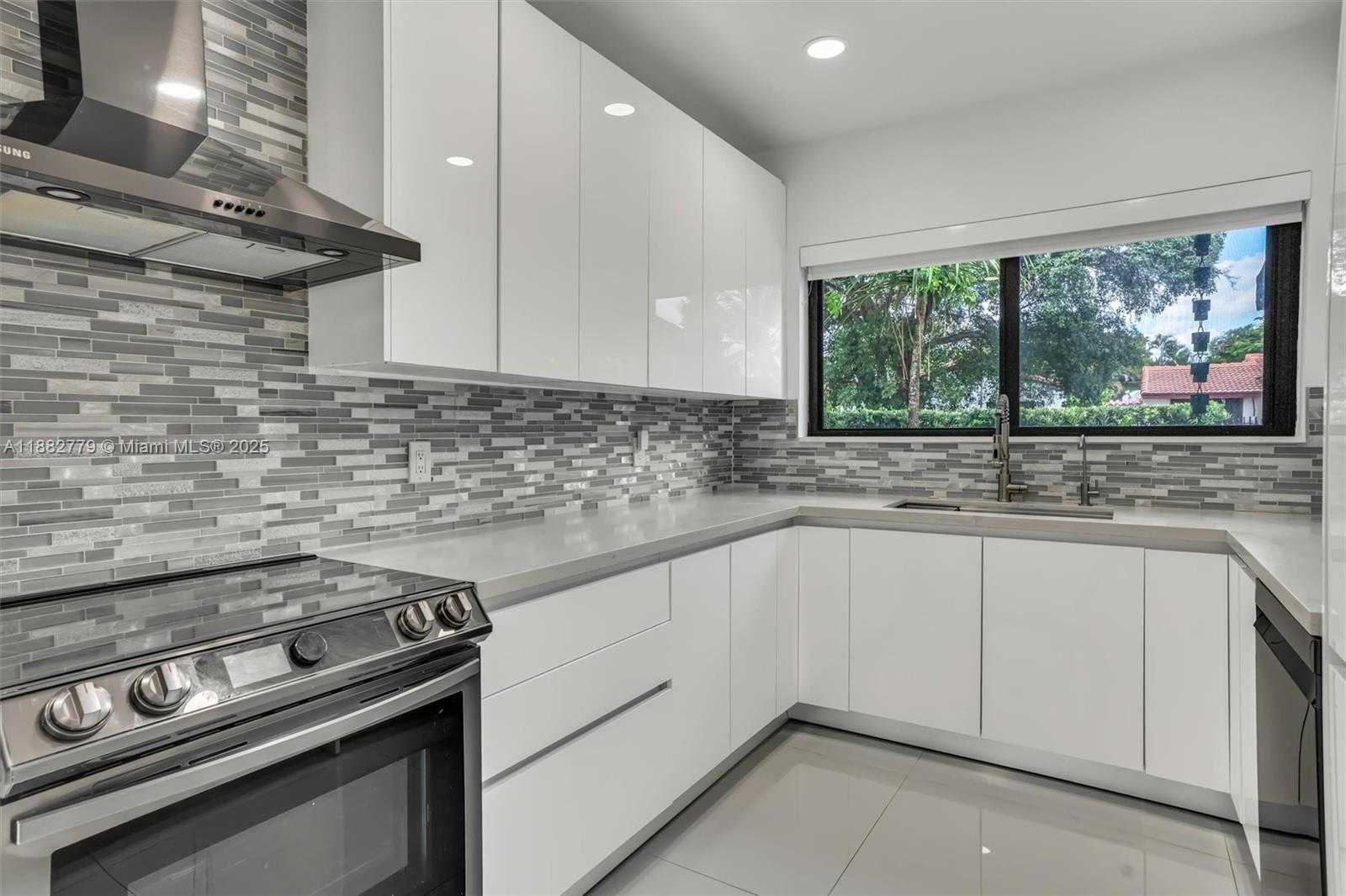Small Image of 2484 SOUTH WEST 25TH ST, Miami Number 15
