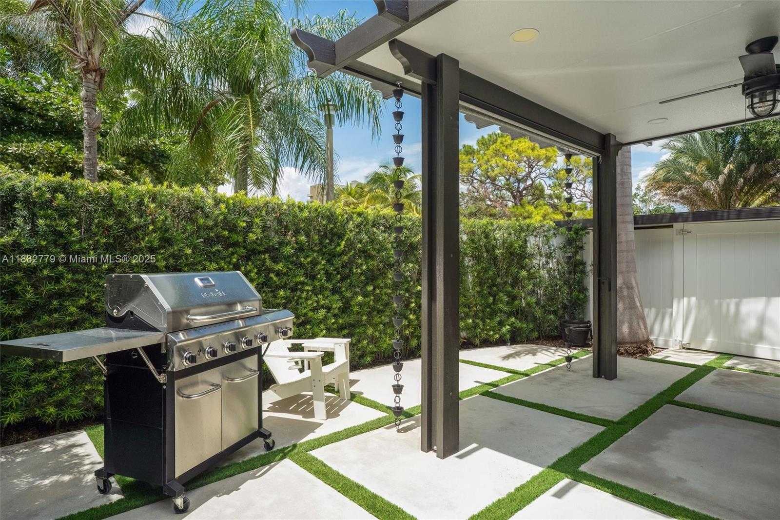 Small Image of 2484 SOUTH WEST 25TH ST, Miami Number 38