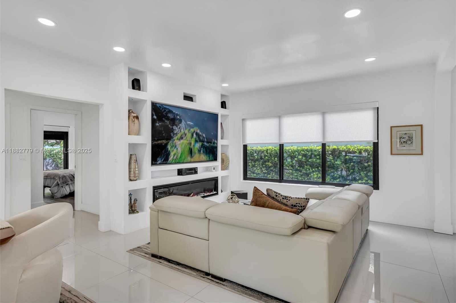 Small Image of 2484 SOUTH WEST 25TH ST, Miami Number 7
