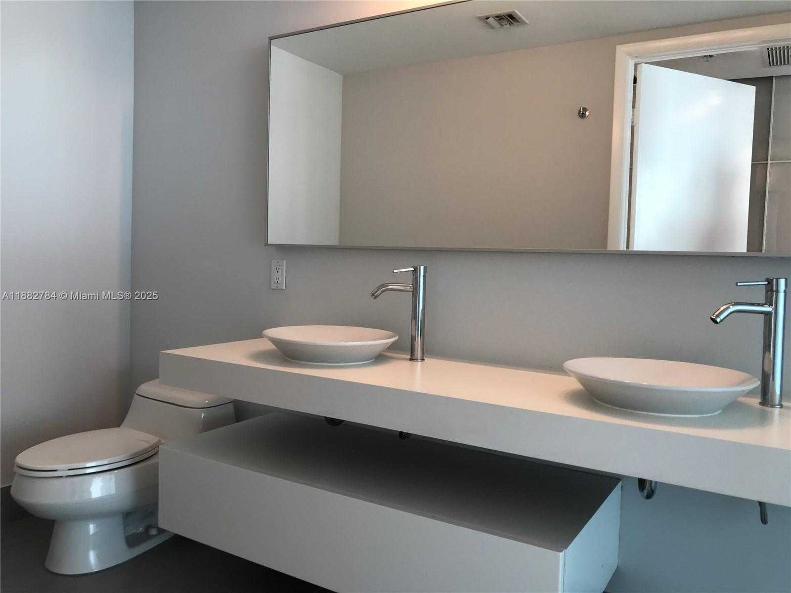 Small Image of 92 SOUTH WEST 3RD ST #2512, Miami Number 16