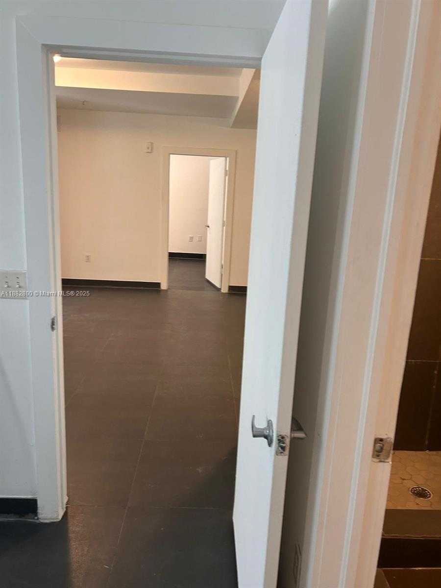 Small Image of 1600 EUCLID AVE #105, Miami Beach Number 5