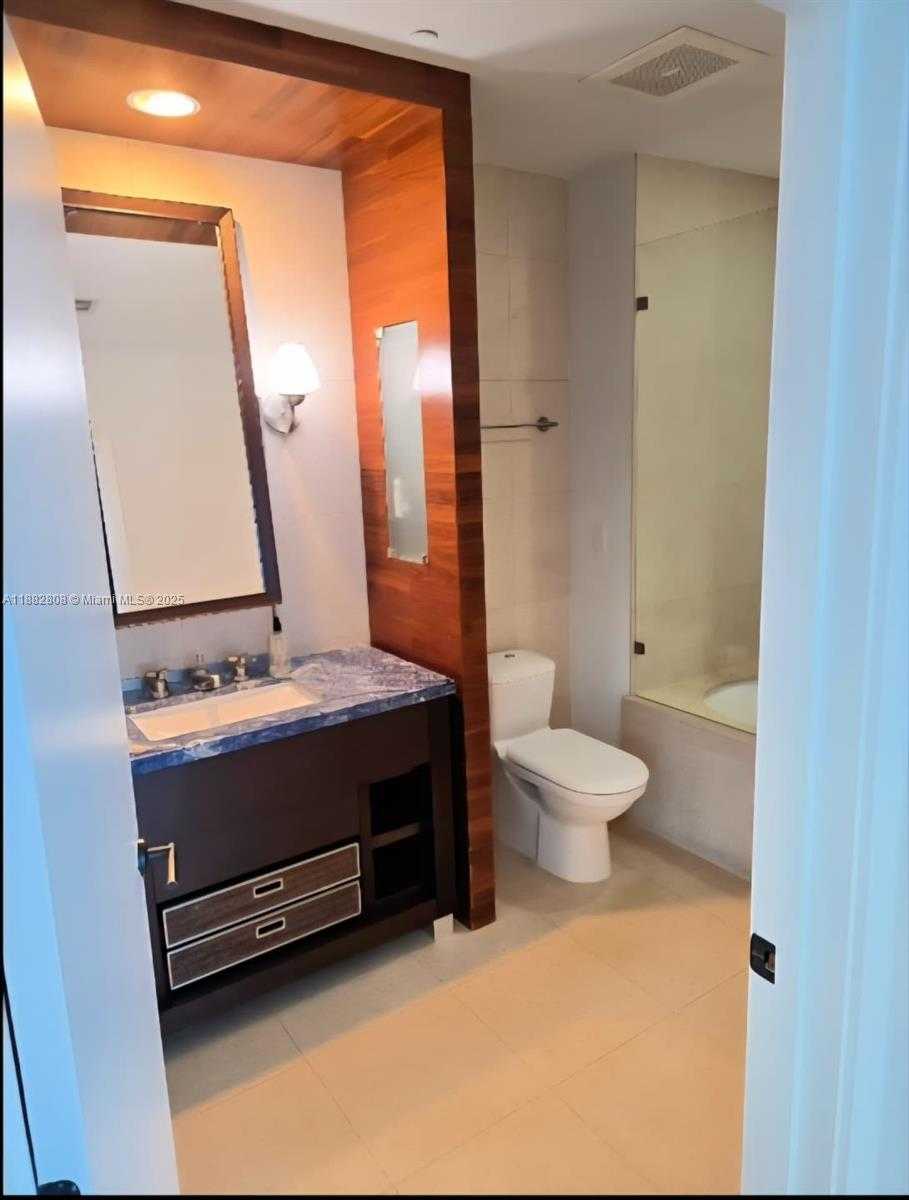 Small Image of 6799 COLLINS AVE #311, Miami Beach Number 12