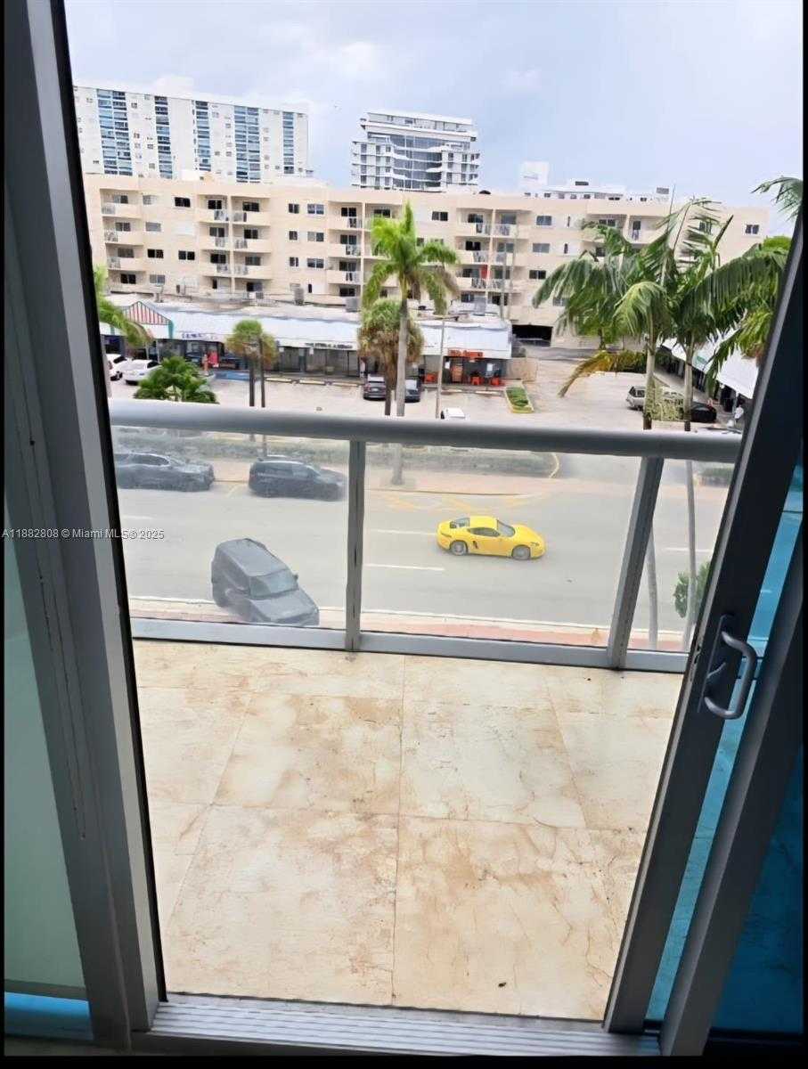 Small Image of 6799 COLLINS AVE #311, Miami Beach Number 19