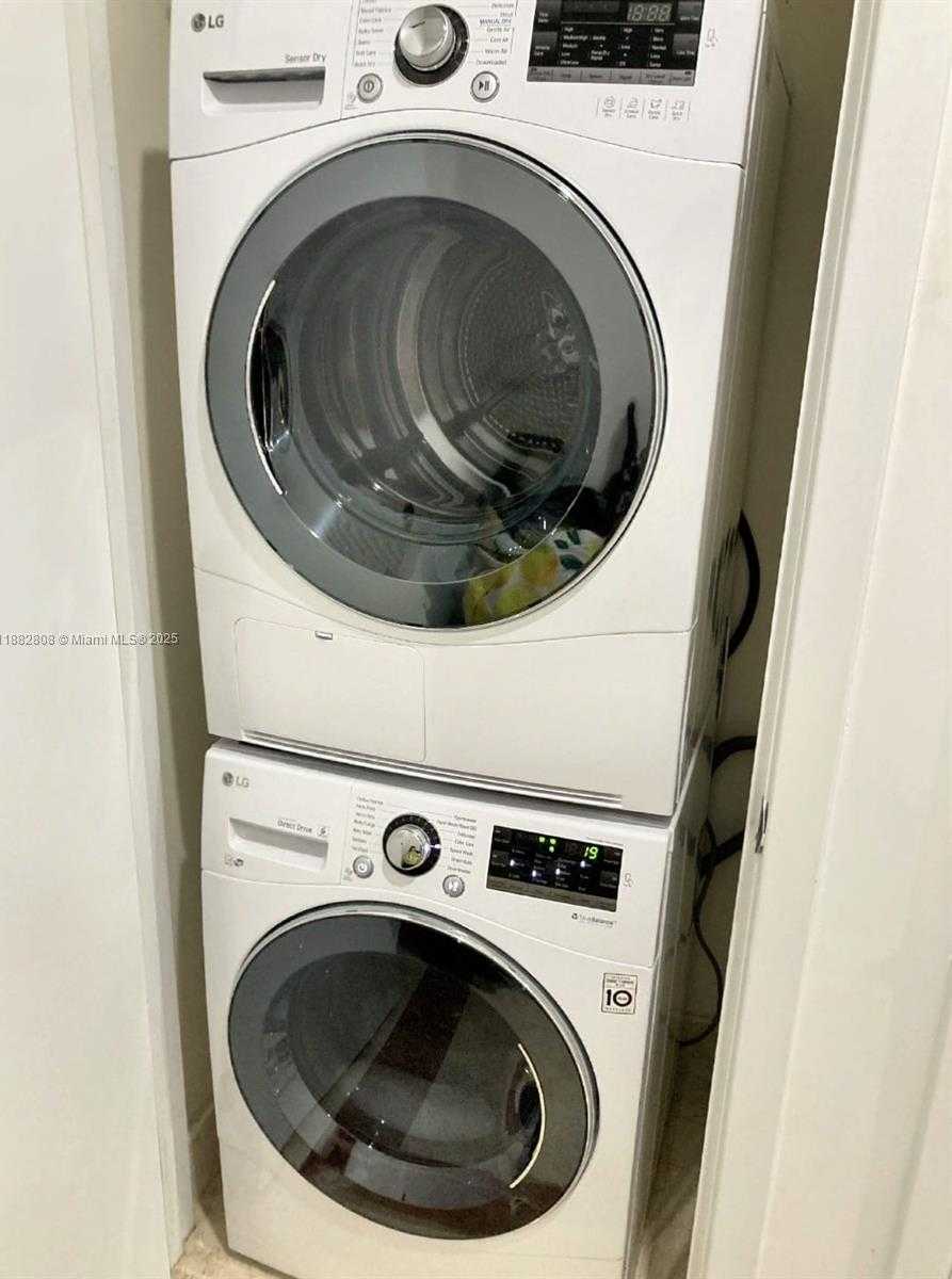 Small Image of 6799 COLLINS AVE #311, Miami Beach Number 22