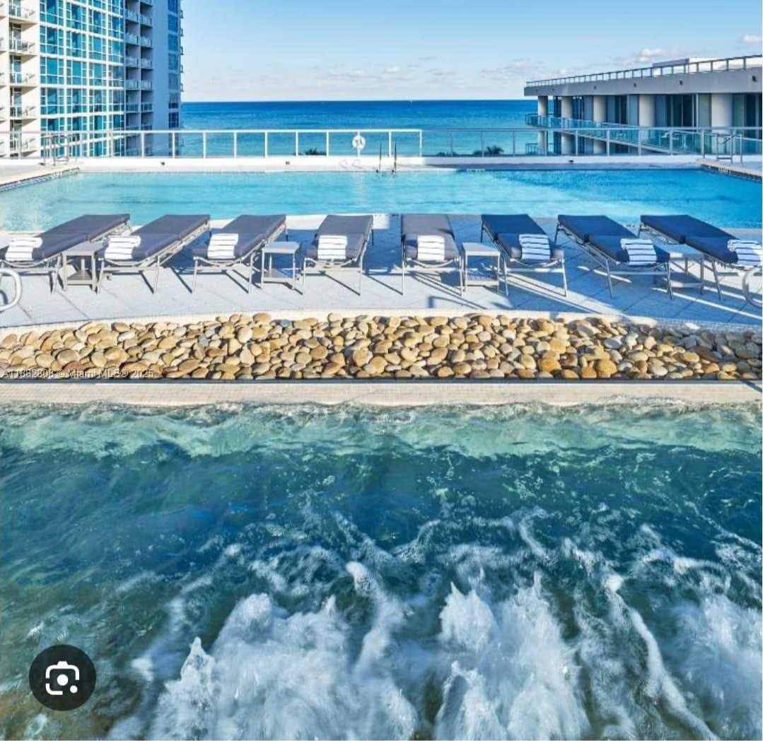 Small Image of 6799 COLLINS AVE #311, Miami Beach Number 25