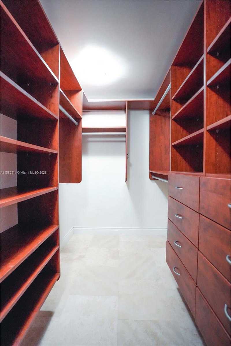 Small Image of 6039 COLLINS AVE #503, Miami Beach Number 14