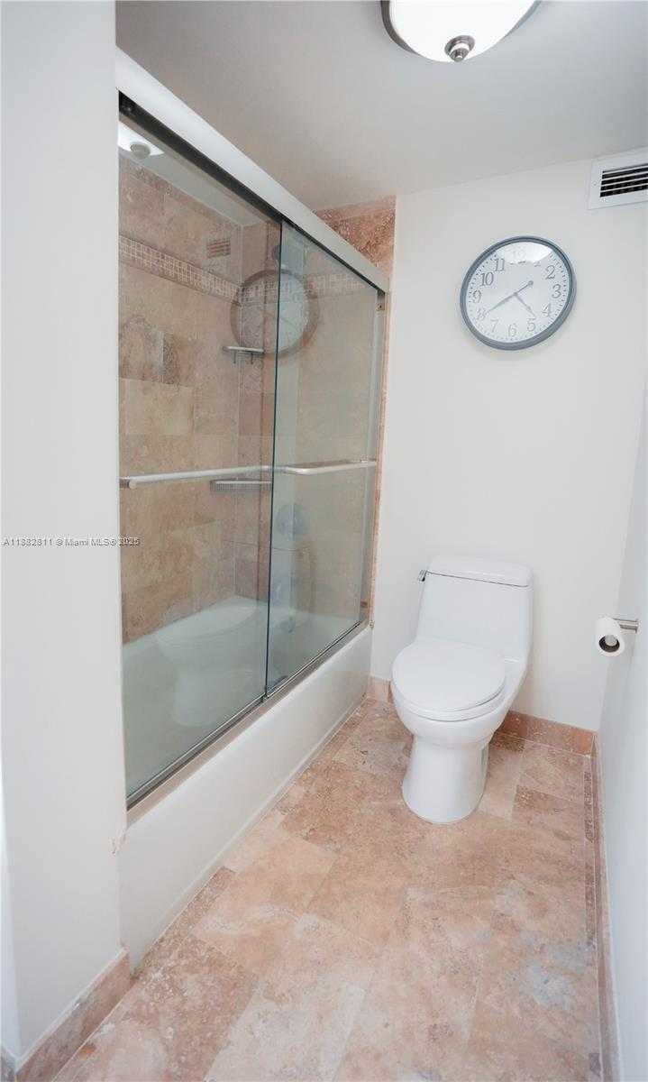 Small Image of 6039 COLLINS AVE #503, Miami Beach Number 18