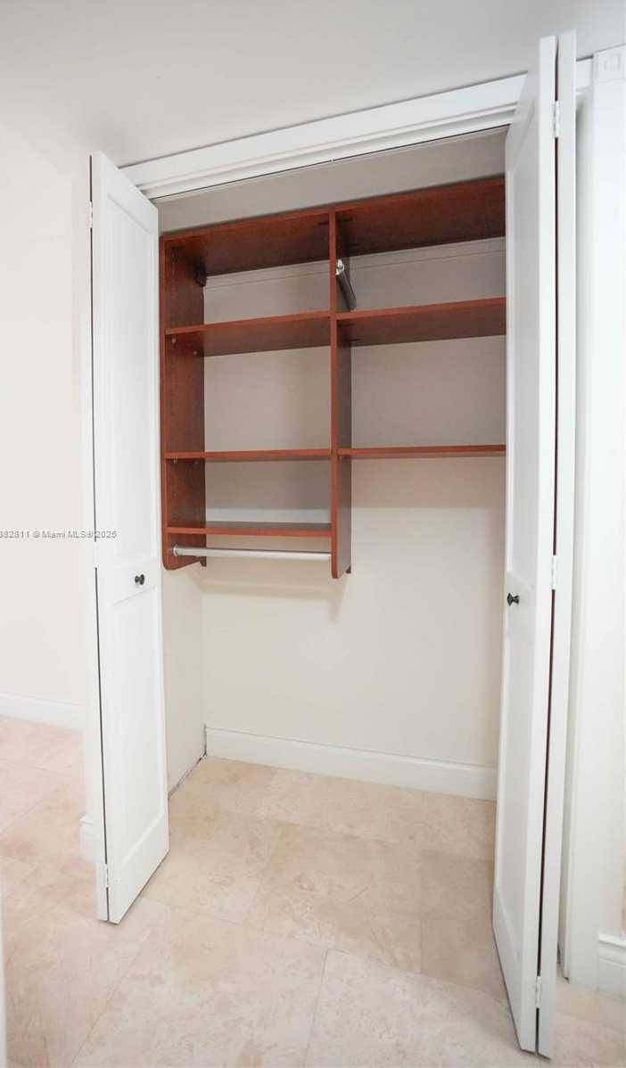 Small Image of 6039 COLLINS AVE #503, Miami Beach Number 20