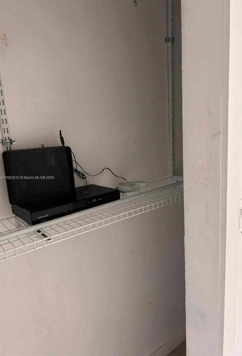 Small Image of 1601 MERIDIAN AVE #202, Miami Beach Number 11