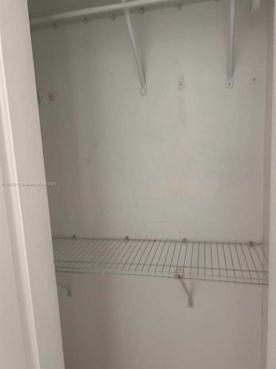 Small Image of 1601 MERIDIAN AVE #202, Miami Beach Number 12