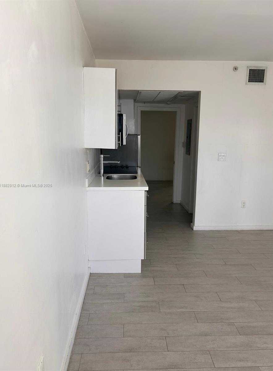 Small Image of 1601 MERIDIAN AVE #202, Miami Beach Number 7