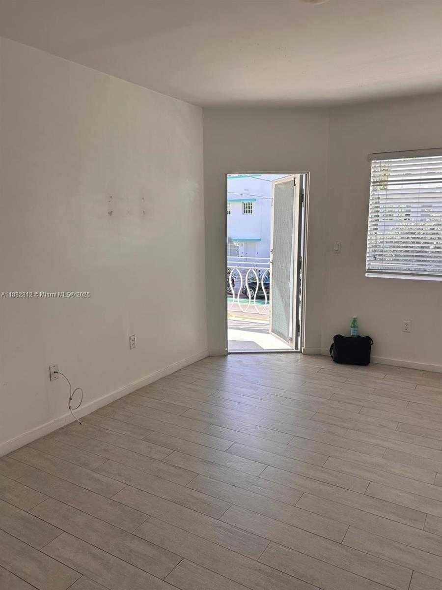 Small Image of 1601 MERIDIAN AVE #202, Miami Beach Number 9