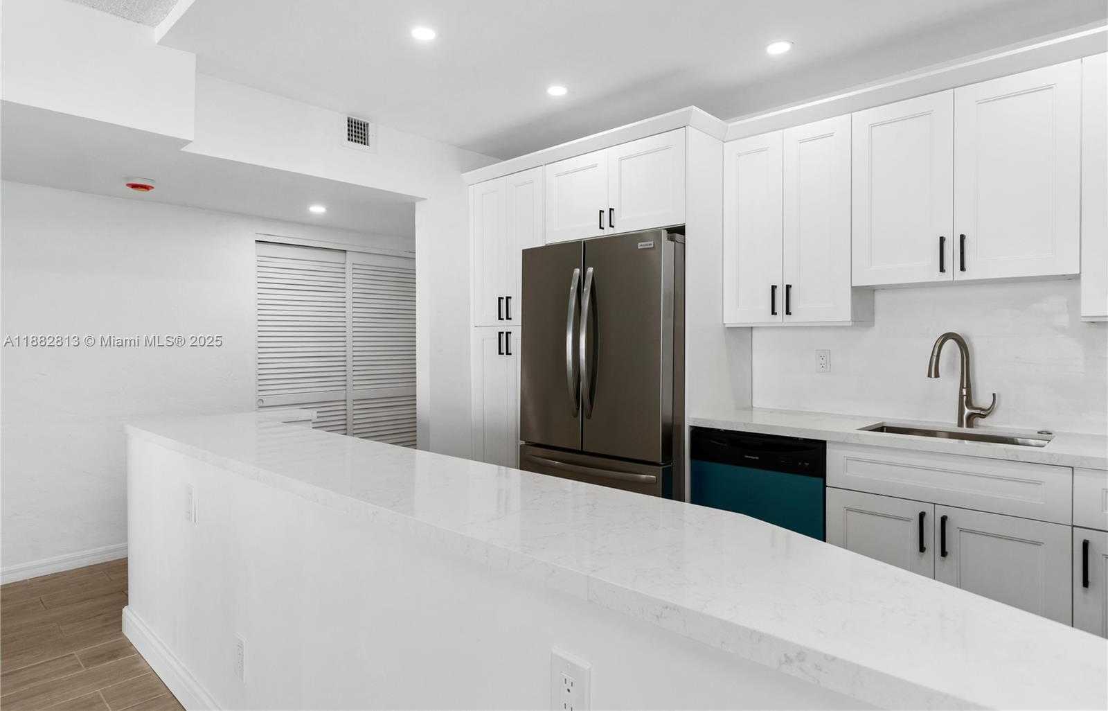 Small Image of 19380 COLLINS AVE #911, Sunny Isles Beach Number 6