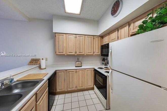 Small Image of 1280 SOUTH ALHAMBRA CIR #1409, Coral Gables Number 4