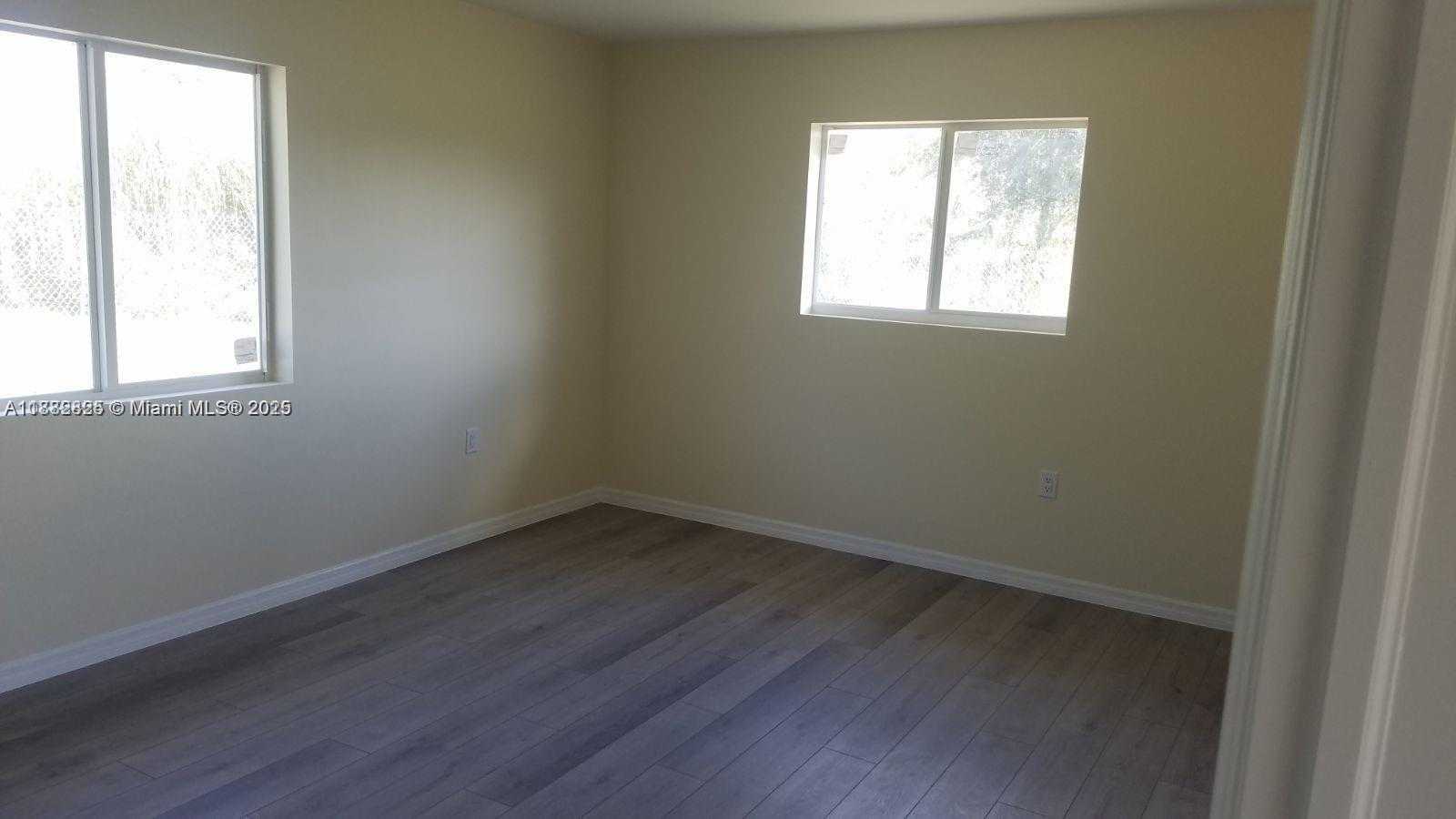 Small Image of 16195 SOUTH WEST 172ND ST, Miami Number 9