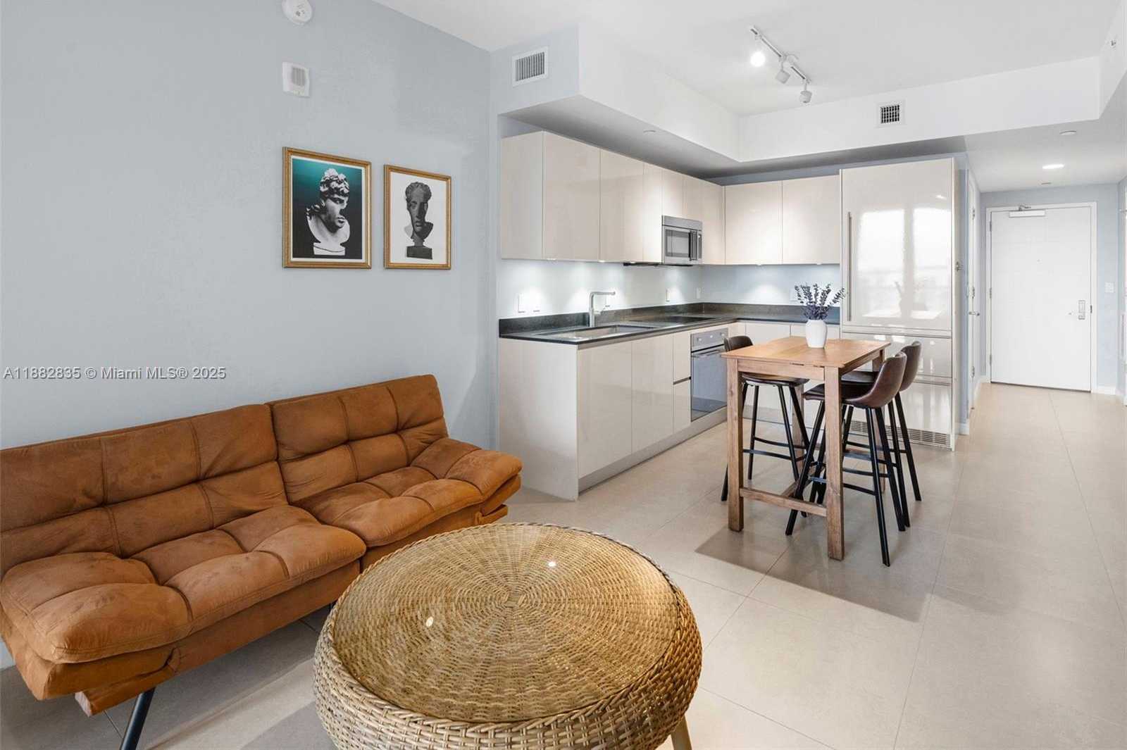 Small Image of 1010 BRICKELL AVE #3610, Miami Number 12