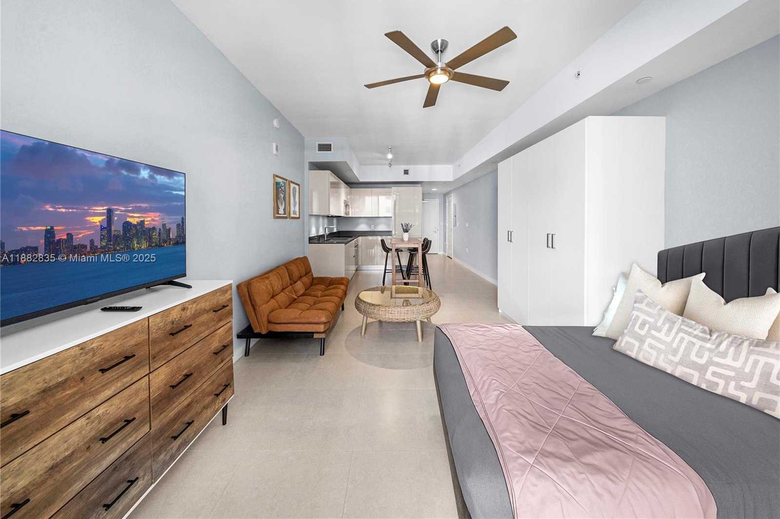 Small Image of 1010 BRICKELL AVE #3610, Miami Number 2