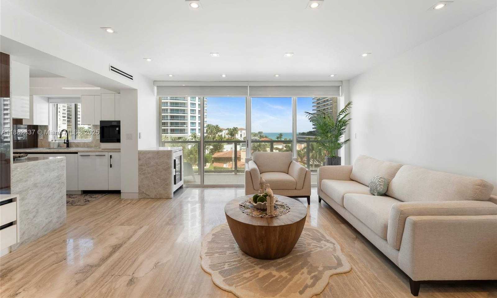 Small Image of 5900 COLLINS AVE #604, Miami Beach Number 16
