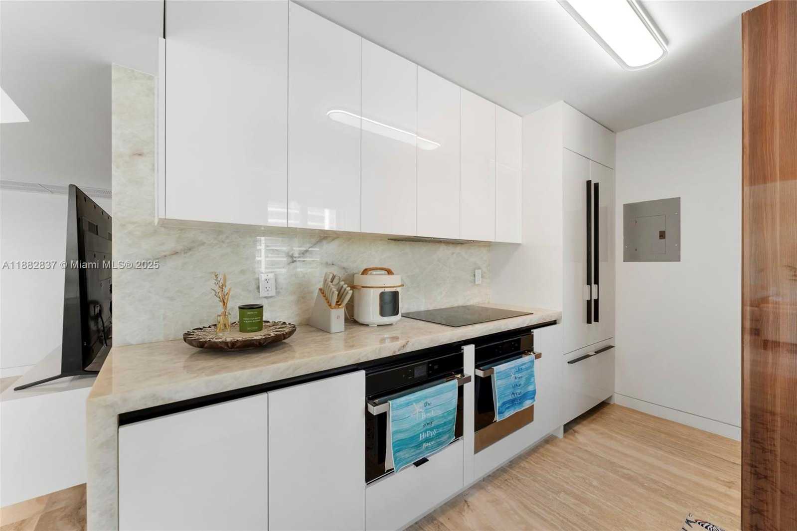 Small Image of 5900 COLLINS AVE #604, Miami Beach Number 17