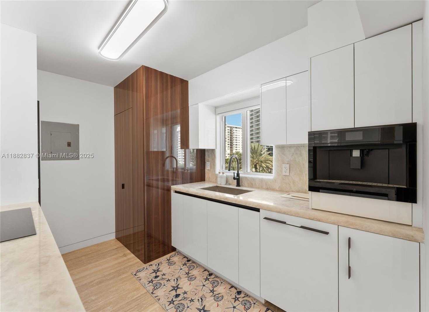 Small Image of 5900 COLLINS AVE #604, Miami Beach Number 18