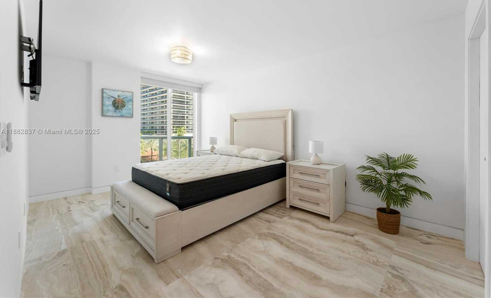 Small Image of 5900 COLLINS AVE #604, Miami Beach Number 21