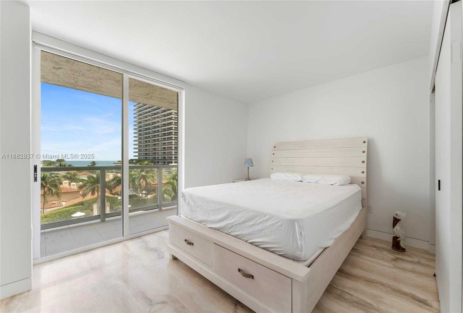 Small Image of 5900 COLLINS AVE #604, Miami Beach Number 26