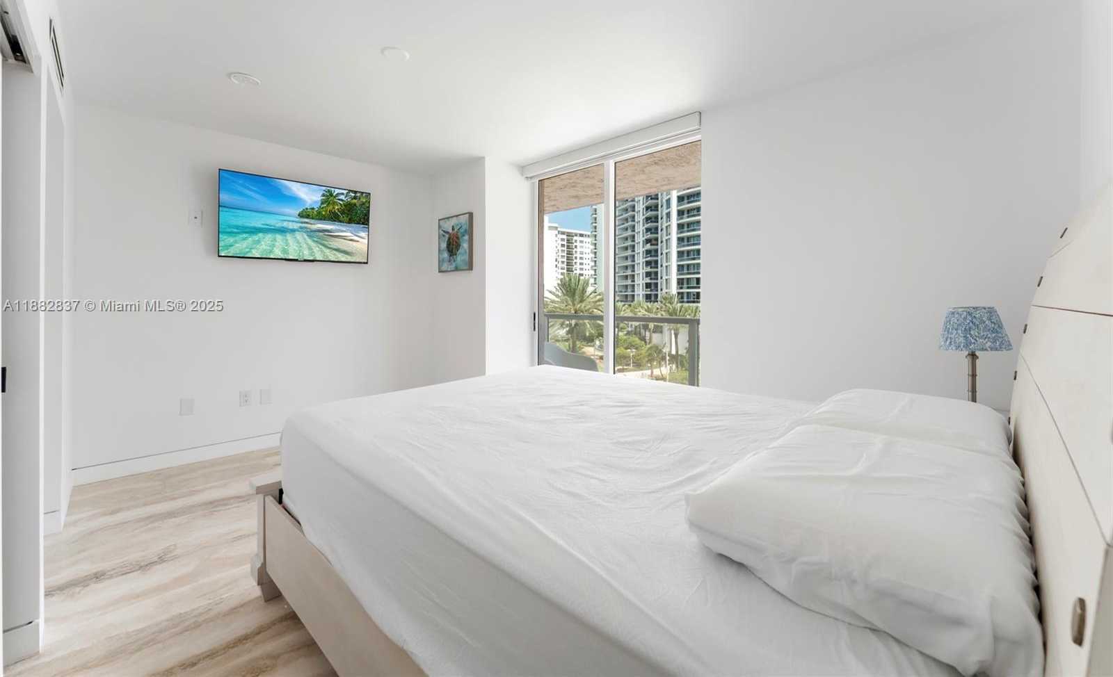 Small Image of 5900 COLLINS AVE #604, Miami Beach Number 27