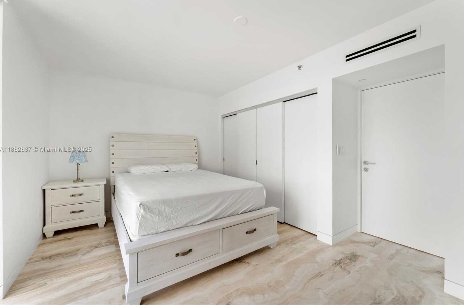 Small Image of 5900 COLLINS AVE #604, Miami Beach Number 28