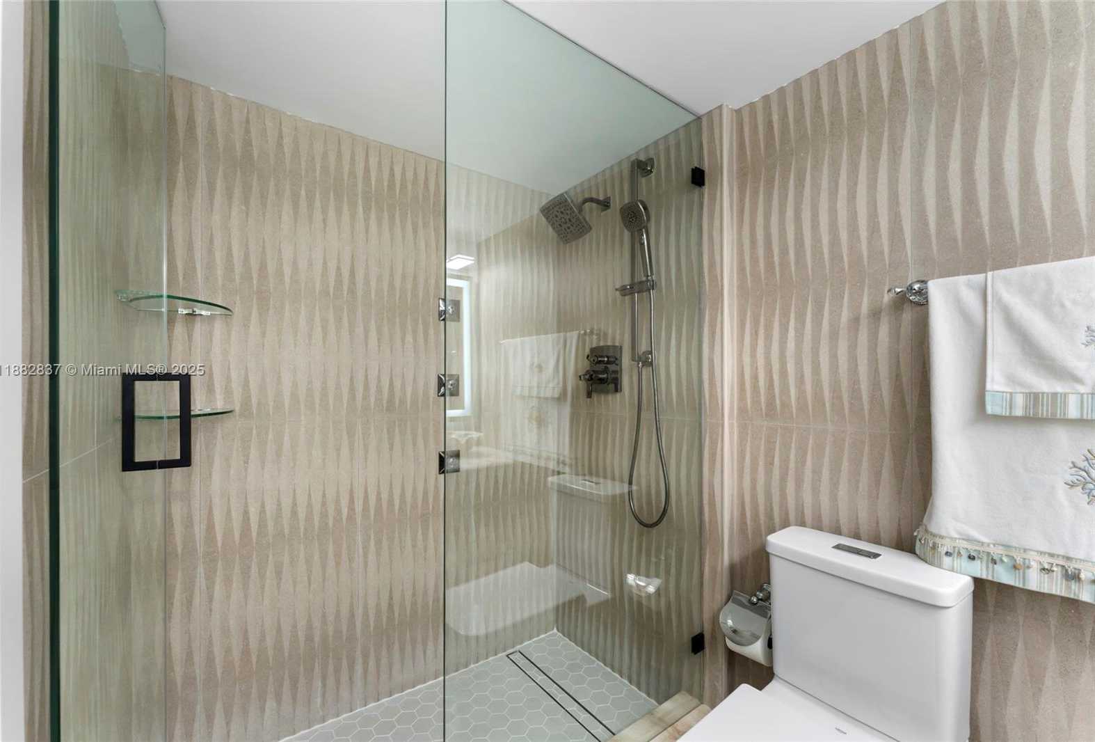 Small Image of 5900 COLLINS AVE #604, Miami Beach Number 30