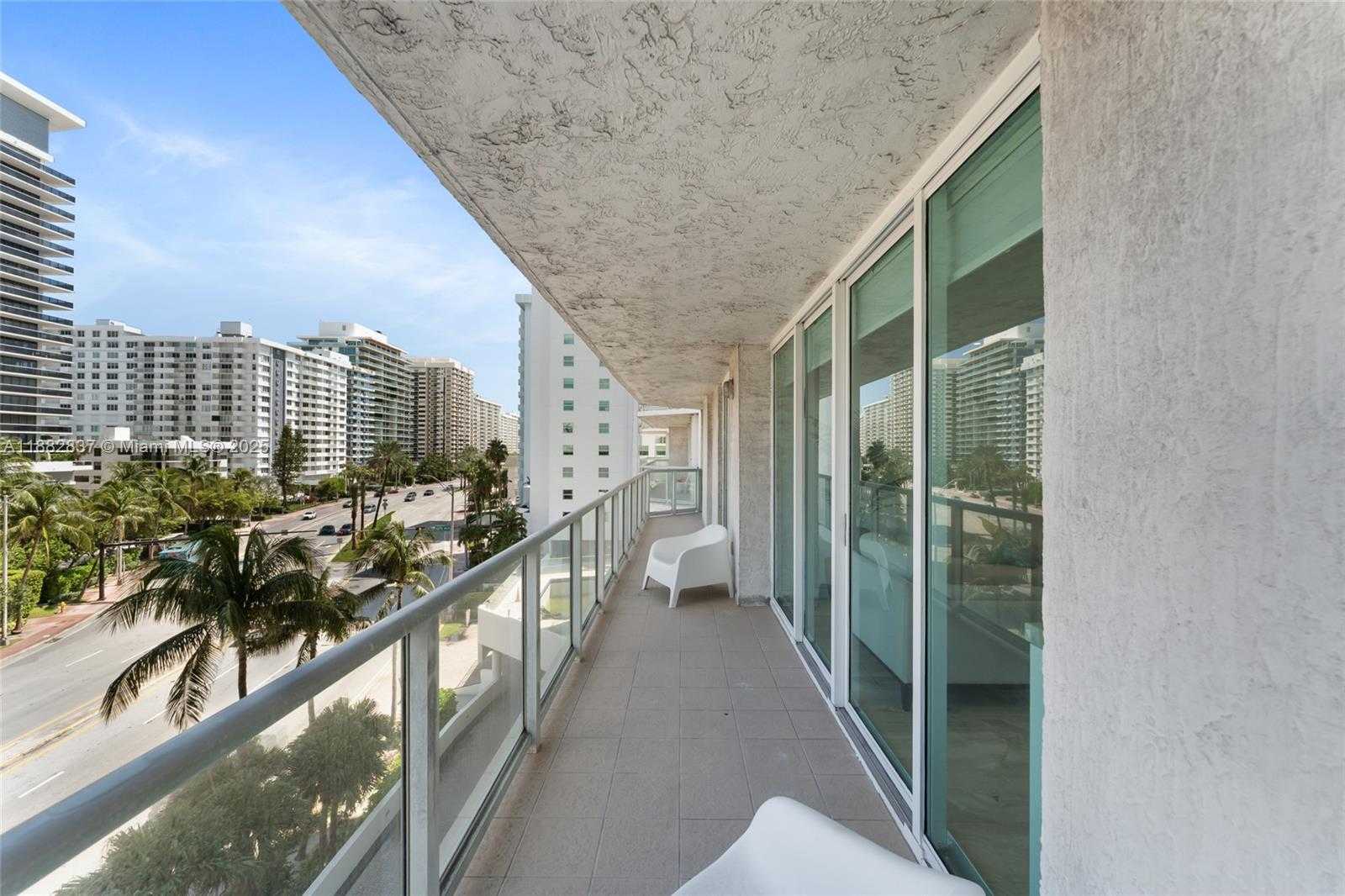 Small Image of 5900 COLLINS AVE #604, Miami Beach Number 7