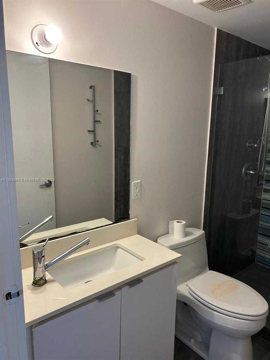 Small Image of 801 15TH ST #206, Miami Beach Number 4