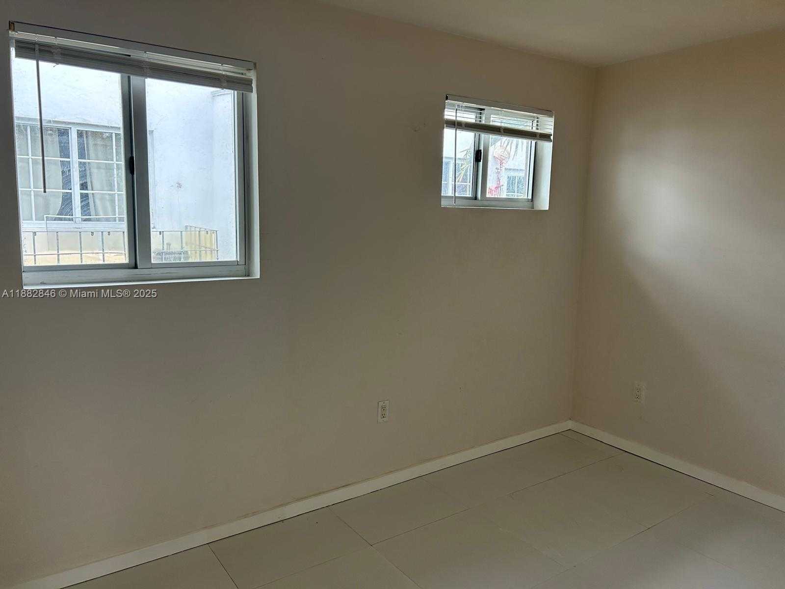 Small Image of 801 15TH ST #206, Miami Beach Number 6